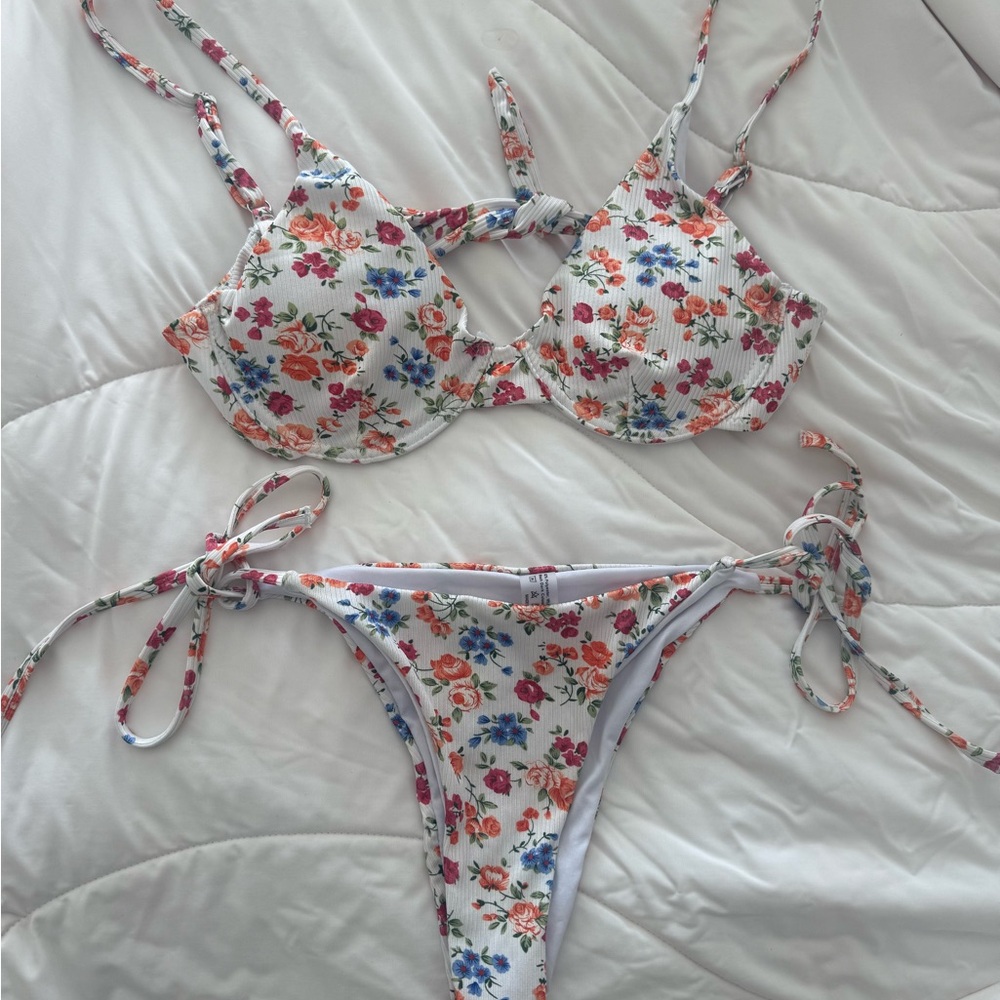 SHEIN Floral Print Bikini - White, Red, Blue